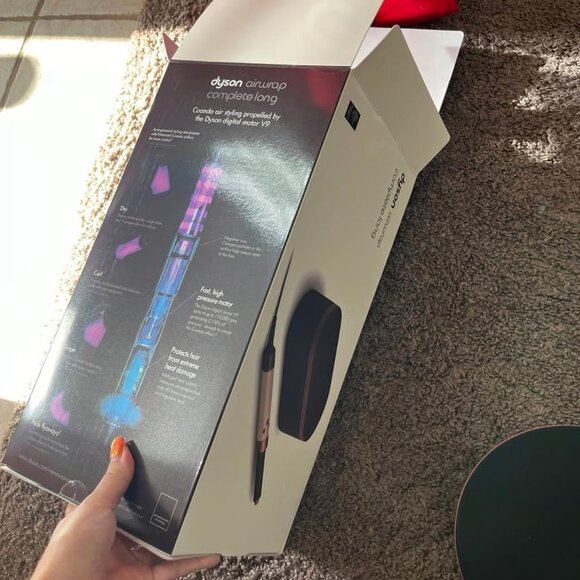 Limited Edition Ceramic Pink and Rose Gold Dyson Airwrap Multi-Styler - Picture 7 of 9